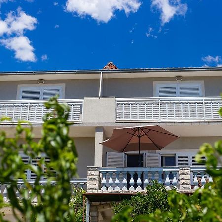 Apartments Rose โตรกีร์ ภายนอก รูปภาพ
