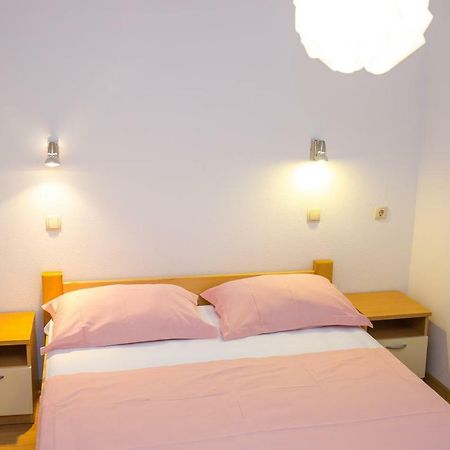 Apartments Rose โตรกีร์ ภายนอก รูปภาพ
