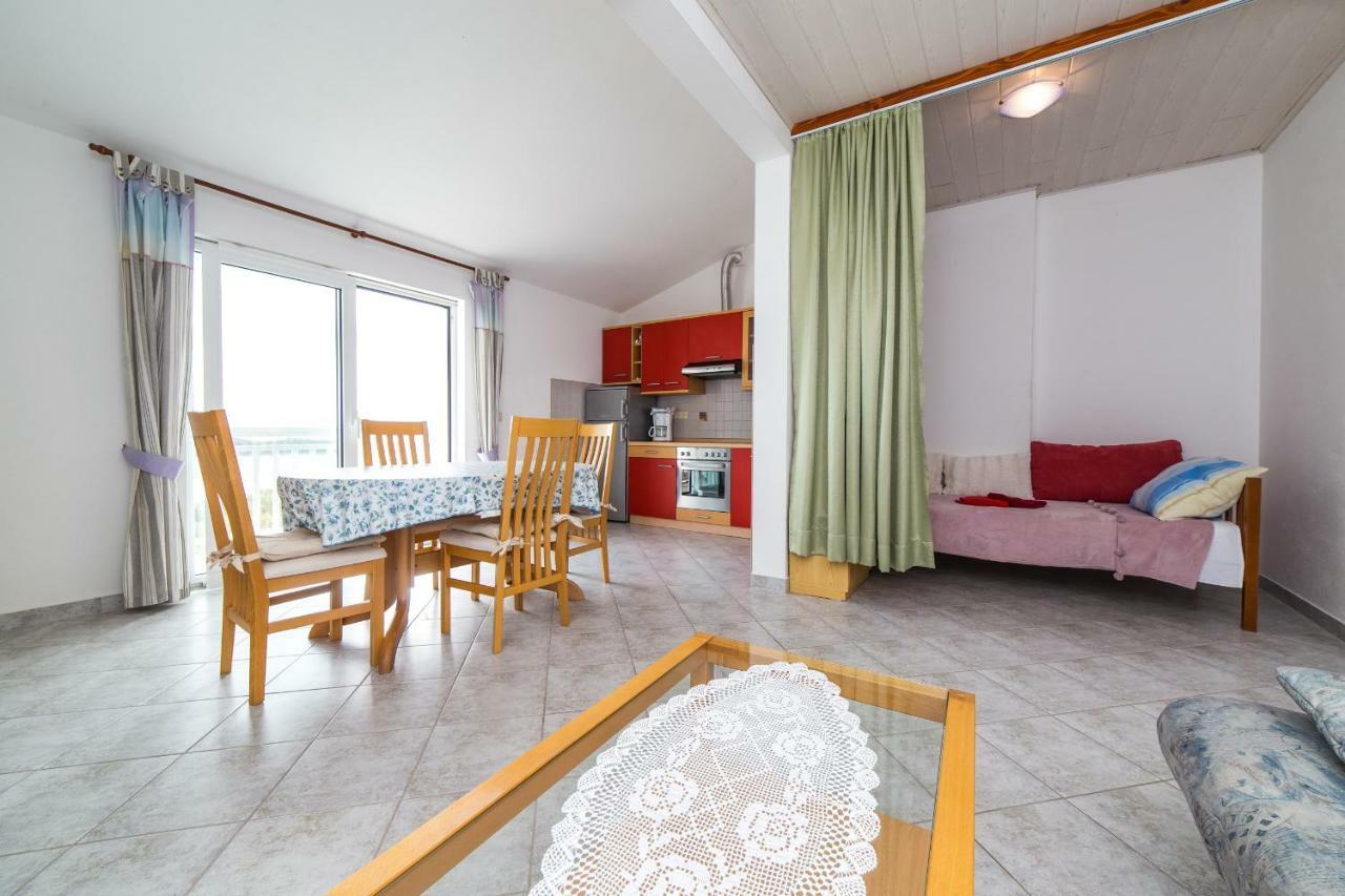 Apartments Rose โตรกีร์ ภายนอก รูปภาพ