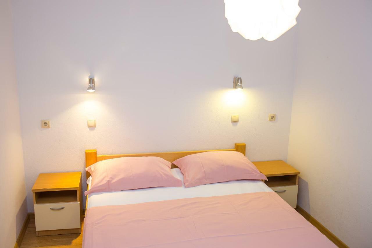 Apartments Rose โตรกีร์ ภายนอก รูปภาพ